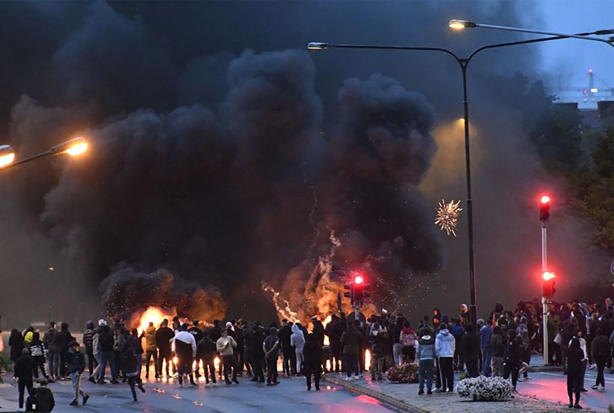 Riots in Sweden After Koran Burning by Far-Right Activists - Desi Time