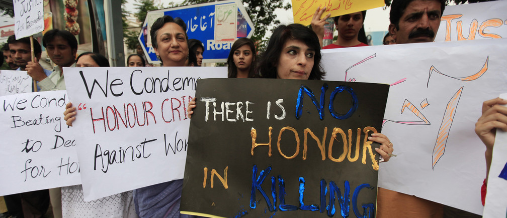 2 Pakistani girls killed for ”honour” over leaked mobile video